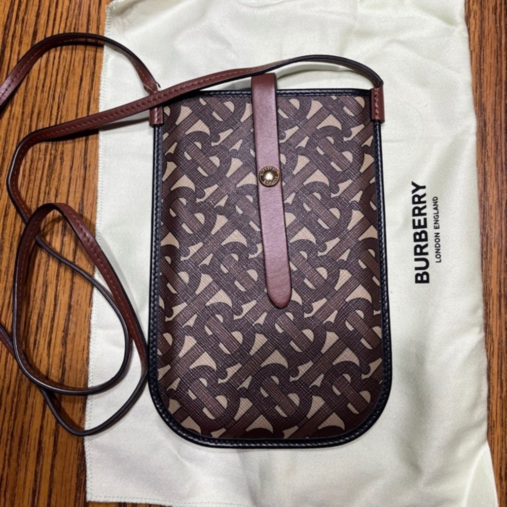 Burberry phone pocket shoulder bags